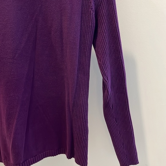 Leo and Nicole plum colored ladies turtleneck size medium - Picture 3 of 8